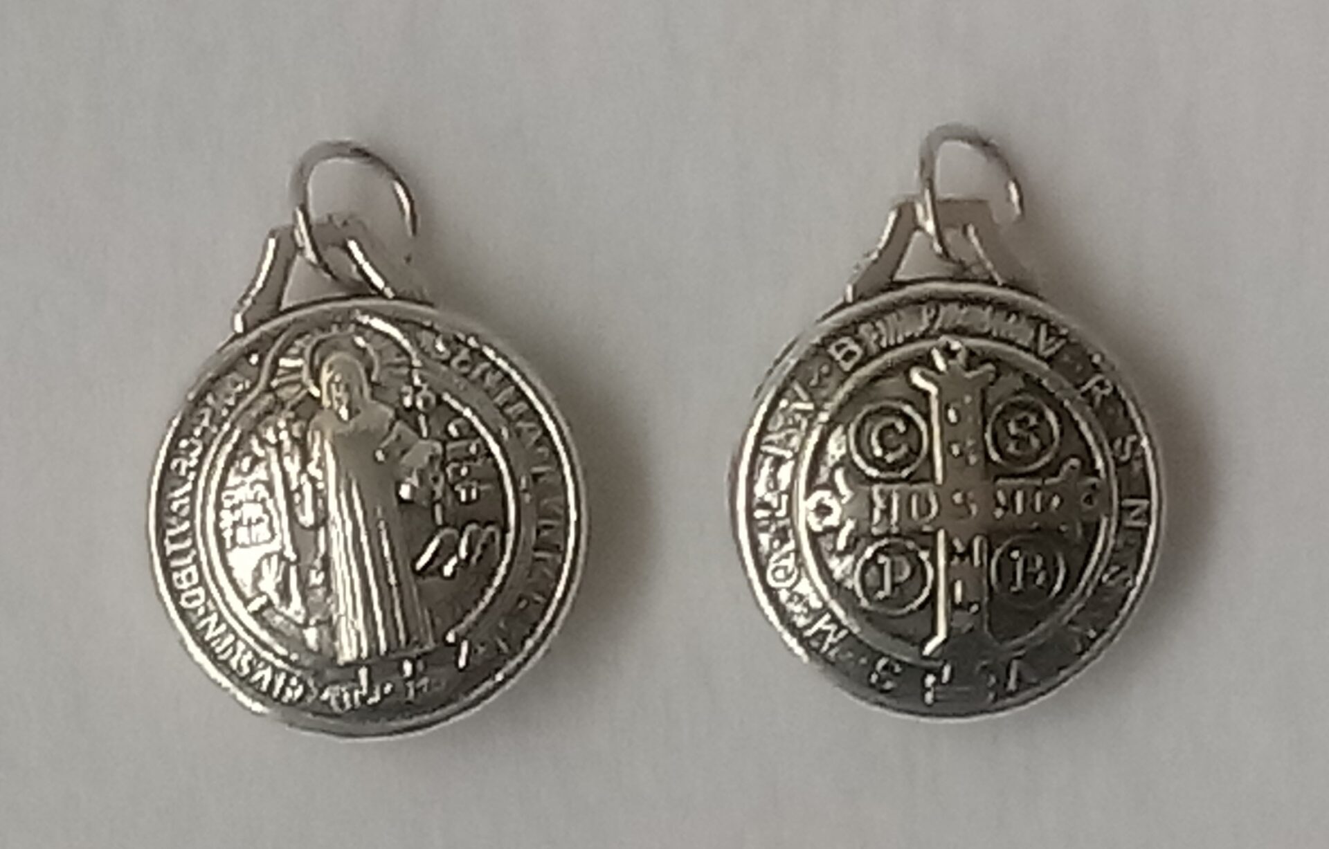 San Benito Medalla botón - Arte Religioso Martha